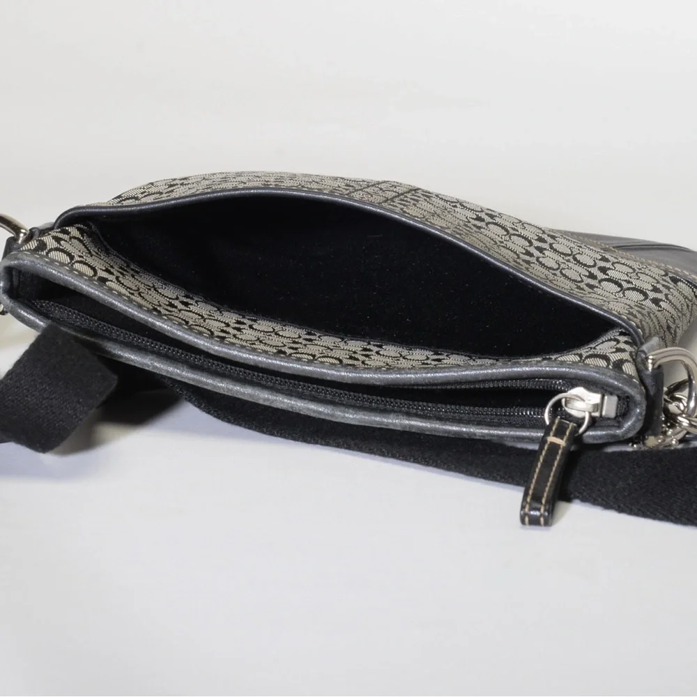 Coach Signature vintage Shoulder Bag